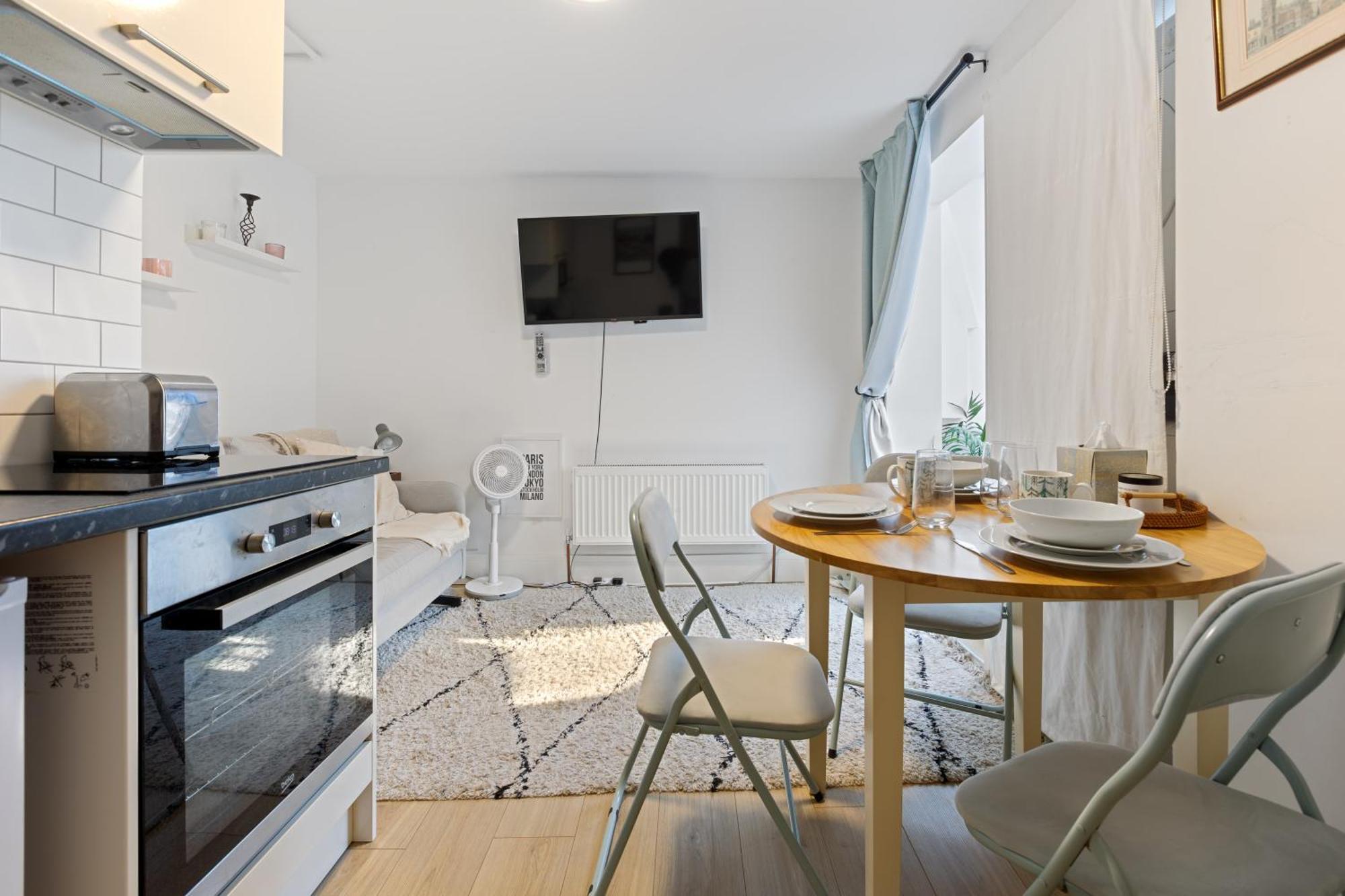 Appartamento Modern Flat & Balcony In Historic West Kensington Londra